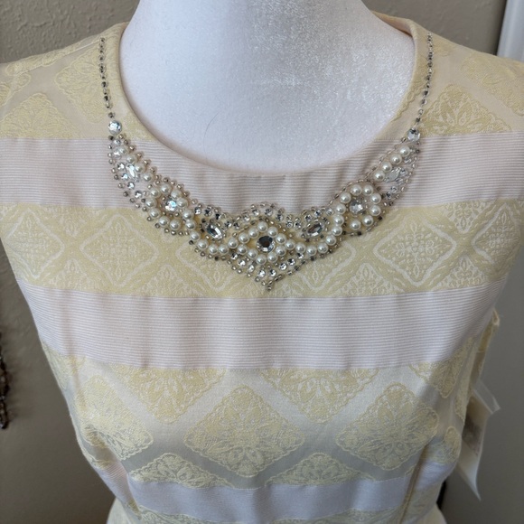 Copy NWT Maggy London Yellow and Cream Sleeveless Midi Dress - Picture 3 of 10